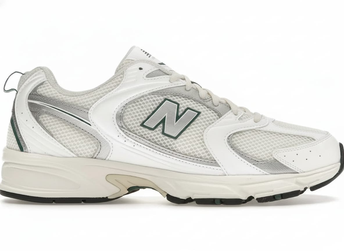 Retro Lifestyle Sneakers - Sea Salt White Marsh Green